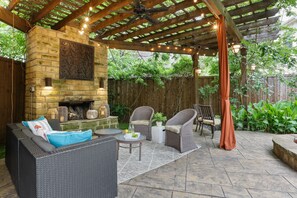 Terrace/patio - Modern Tudor with Pool & Backyard Oasis on the M Streets in the Heart of Dallas (Dallas)