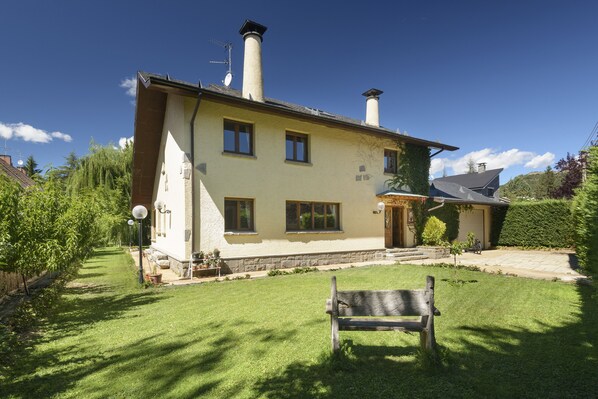 Exterior - CHALET IN JACA. SKI. PRIVATE POOL (Jaca)