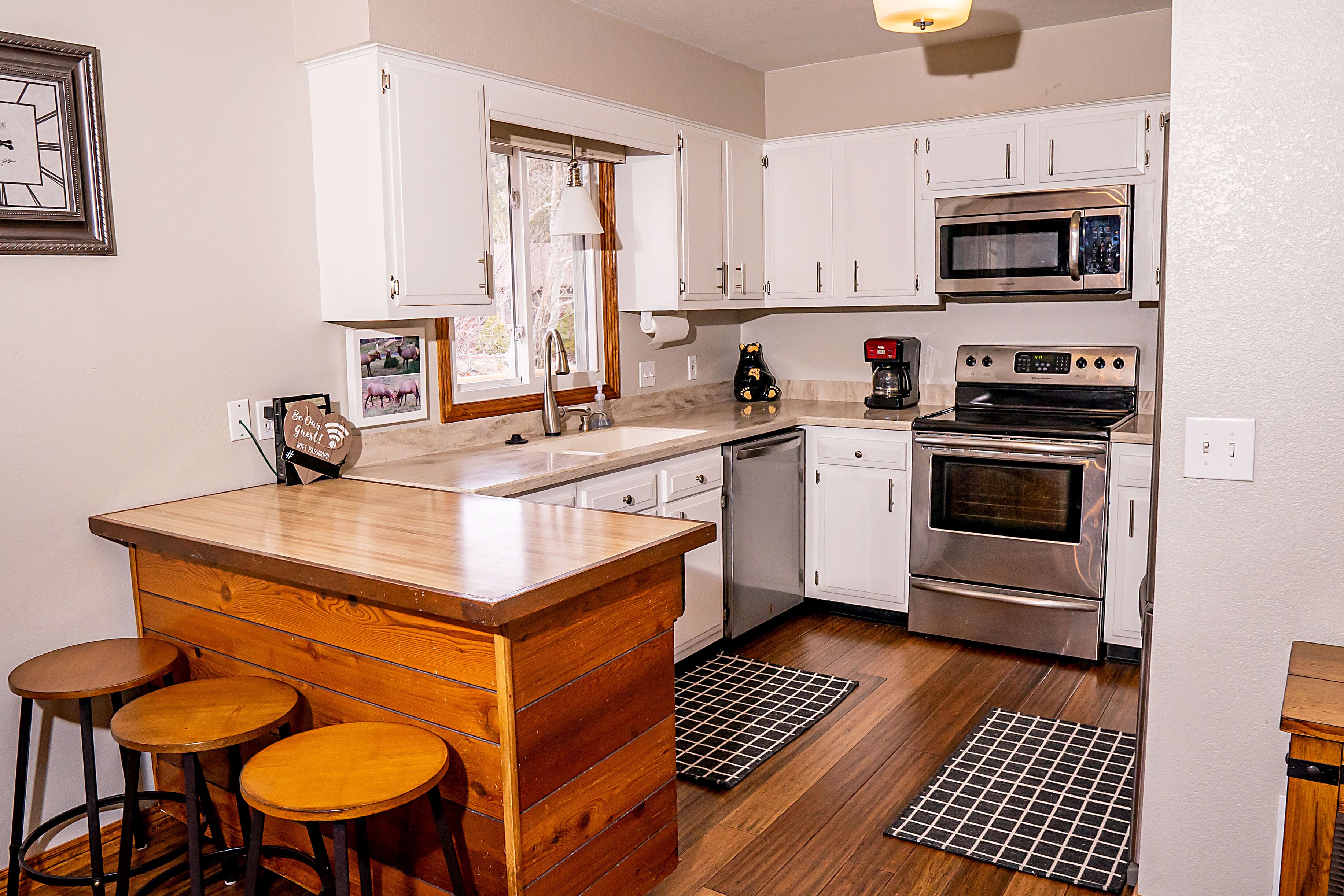 Coffee/tea maker, fridge, microwave, oven