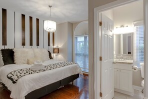 2 chambres, fer et planche à repasser, Wi-Fi gratuit, draps fournis