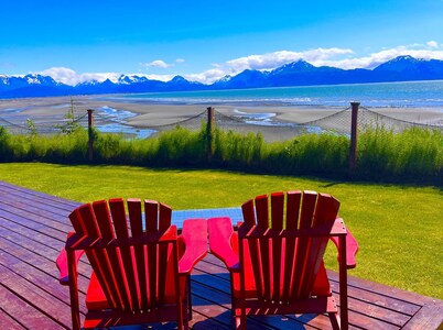 Oceanfront Bungaloo with Communal Hot Tub