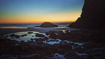 Am Strand, Liegestühle, Strandtücher