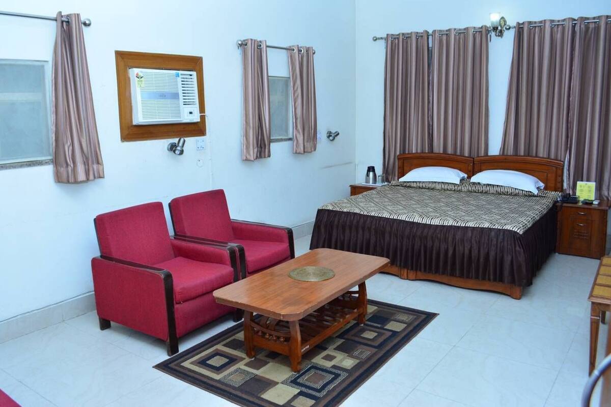 Iron/ironing board, rollaway beds, free WiFi, wheelchair access
