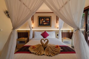 Deluxe Double Room, 1 Bedroom, Pool View, Ground Floor | Minibar, in-room safe, desk, free WiFi - Desak Putu Putra Hidden (Ubud)