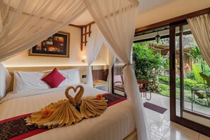 Deluxe Double Room, 1 Bedroom, Pool View, Ground Floor | Minibar, in-room safe, desk, free WiFi - Desak Putu Putra Hidden (Ubud)