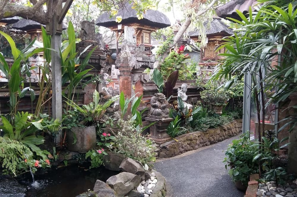 Desak Putu Putra Homestay