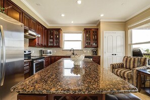 Mikrowelle, Ofen, Herdplatte, Geschirrspüler