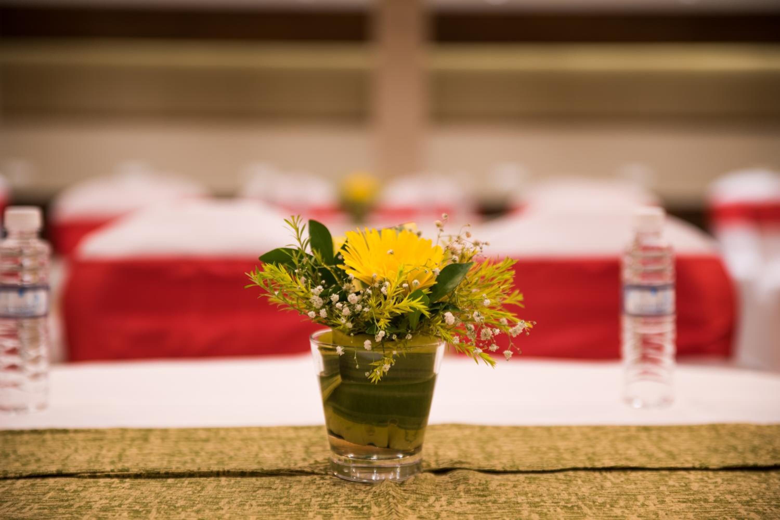 breakfast, lunch, dinner served; international cuisine