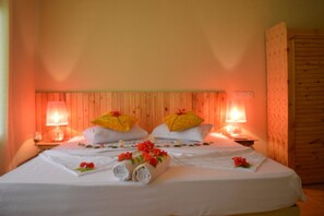In-room safe, desk, soundproofing, free rollaway beds - Summer Shade Maldives (Dharavandhoo)