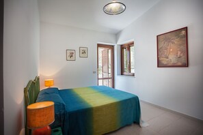 3 chambres, fer et planche à repasser, lit parapluie, draps fournis