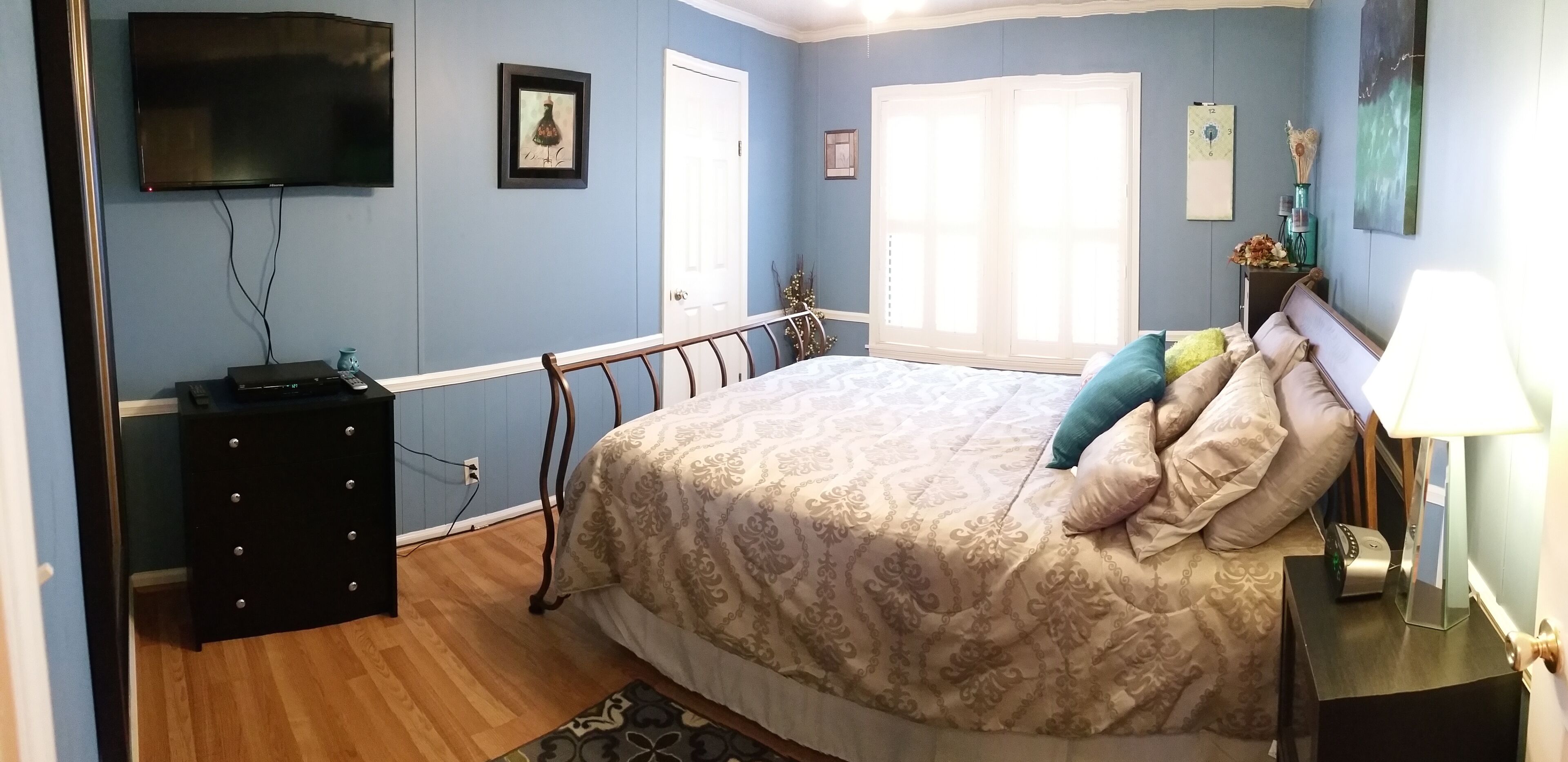 3 bedrooms, free WiFi, bed sheets