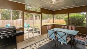 屋外ダイニングエリア