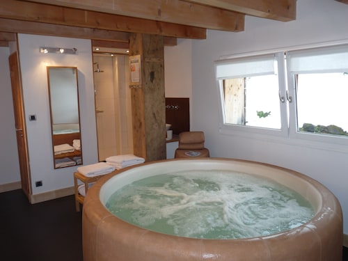 Ferme rénovée 4* ski et sports de montagne, 10 pers avec Spa, Samoëns.