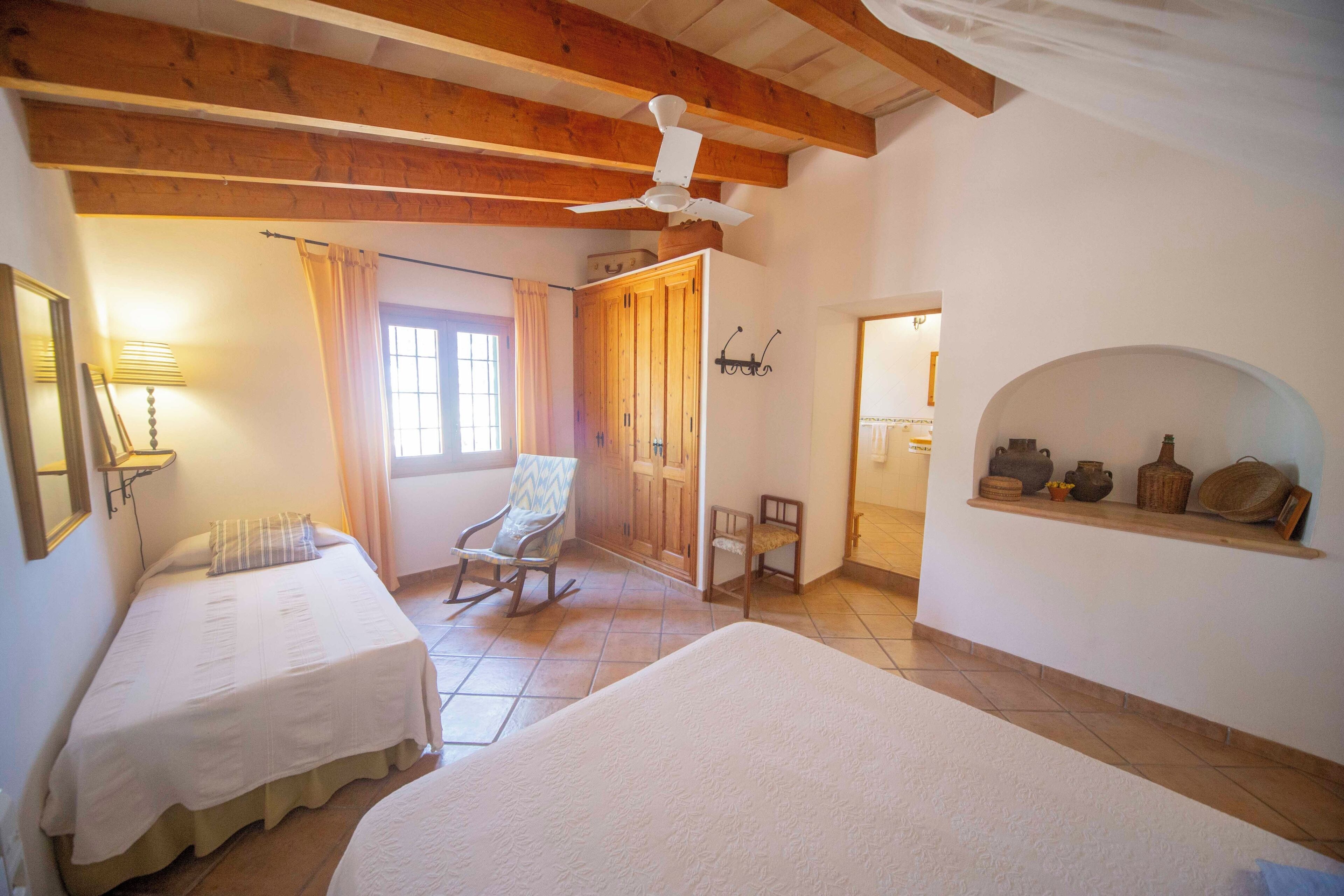 3 bedrooms, in-room safe, iron/ironing board, travel crib