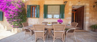 Villa with swimming pool, barbecue, beautiful views and total privacy in Felanitx