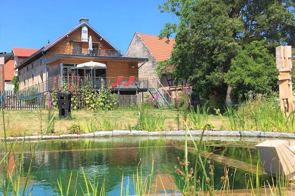 Brauhaus 3 FEWO Quelle mit grandiosem Blick auf Natur und Schwimmteich im Garten