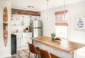 Fridge, microwave, oven, stovetop - The Bay House - 1 block from Geneva Lake (Williams Bay)