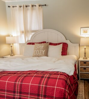 3 bedrooms, desk, iron/ironing board, travel cot