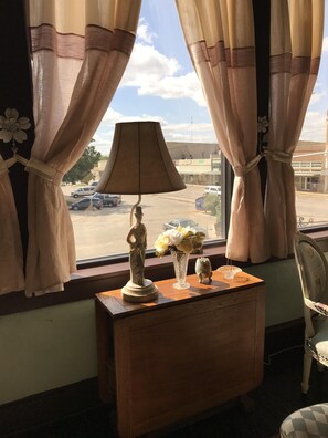 Interior - The Jean-Marie Suites (Comanche)