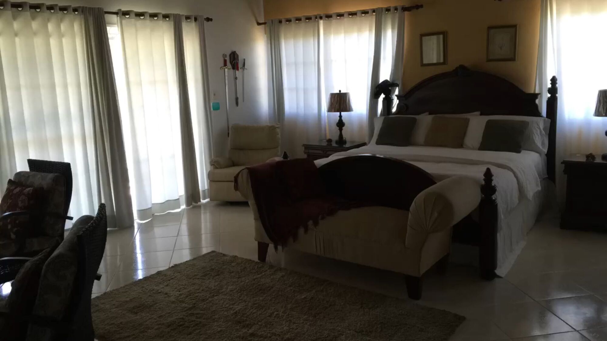 3 quartos, ferros/tábuas de passar roupa, Wi-Fi de cortesia