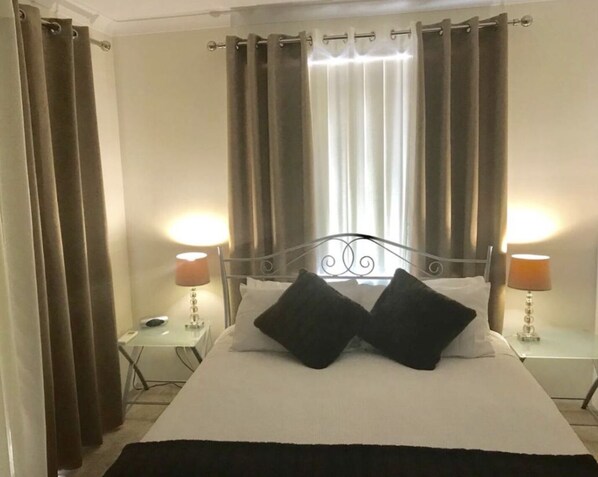 Standard Apartment, 2 Bedrooms | 2 bedrooms, premium bedding, iron/ironing board, bed sheets - Joondalup Apartment (Joondalup)