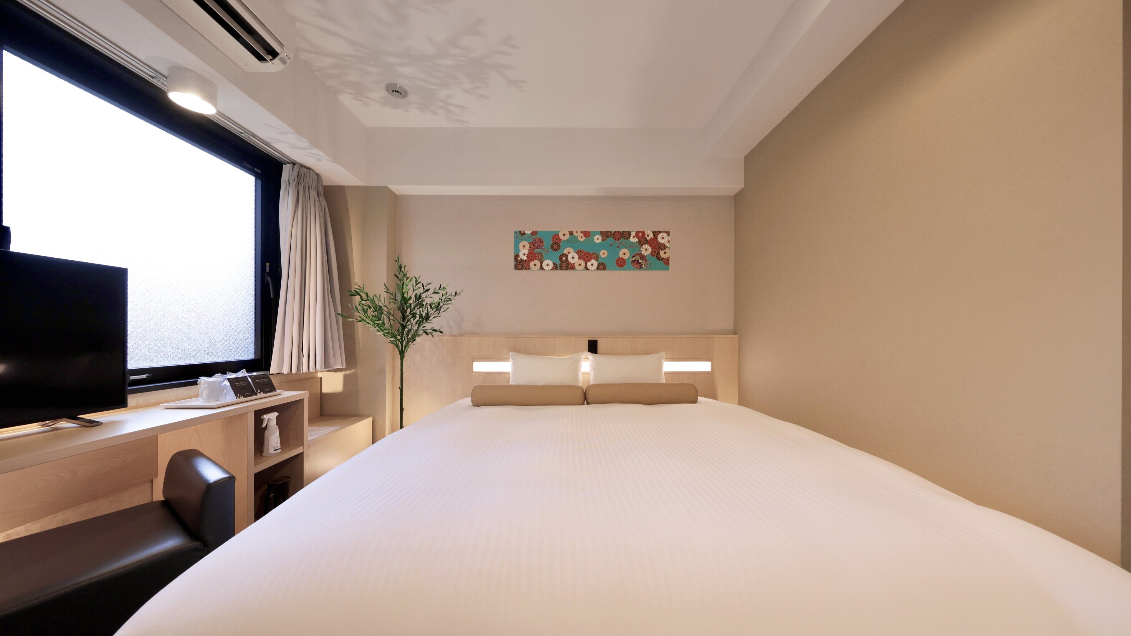 double room, non smoking | down duvets, desk, blackout curtains, iron/ironing board