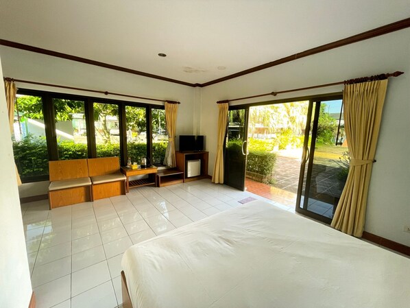Bungalow Double Room | Free WiFi - Sadudee Mansion (Surat Thani)