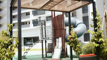 Children’s play area – outdoor