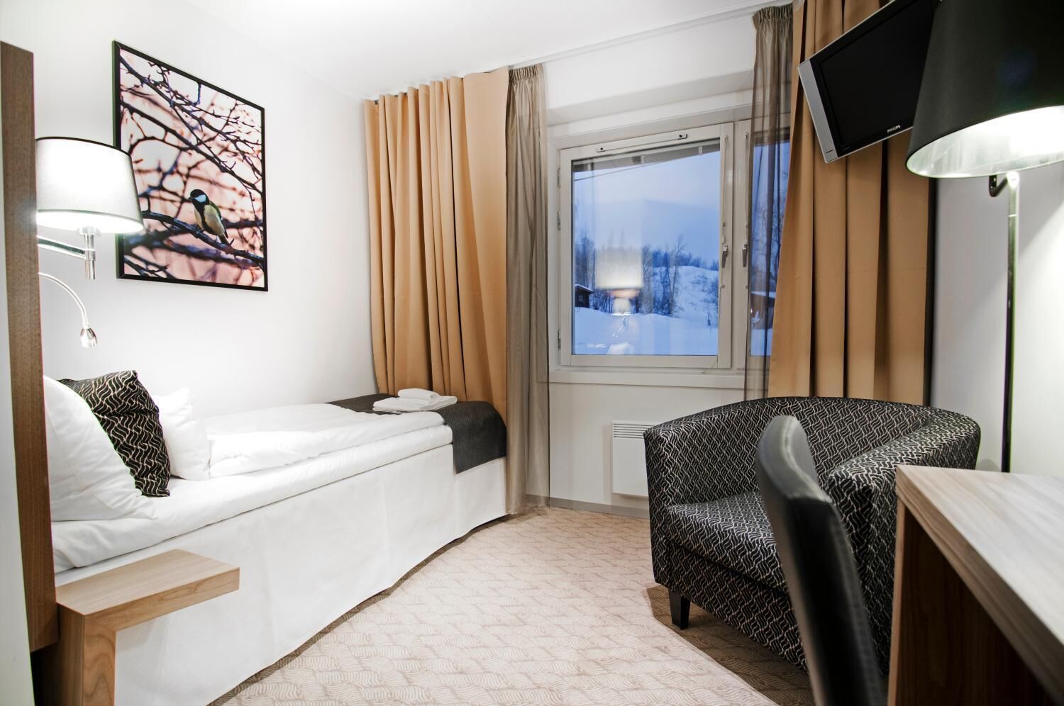 1 bedroom, desk, blackout curtains