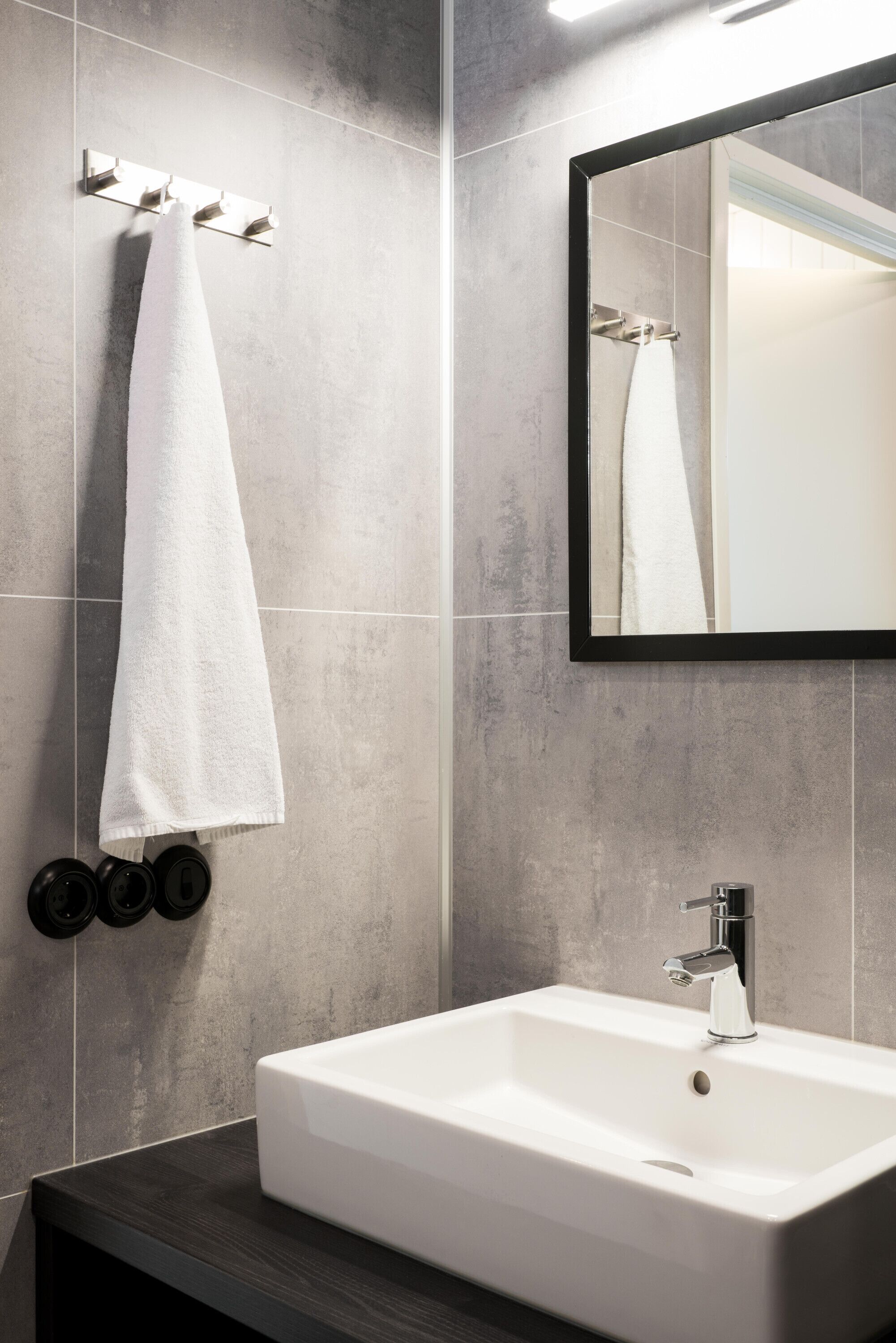 deluxe chalet, 2 bedrooms, sauna | bathroom | shower