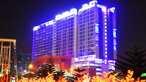 Front of property – evening/night - Wadi Iman Guesthouse - i-City (Shah Alam)
