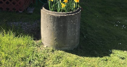 Ferndale BluffHouse -- Farm House sleeps 9; 10 acre former dairy