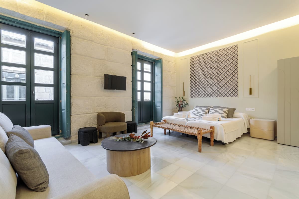 Familie studio, 1 slaapkamer, privébadkamer | Luxe beddengoed, donzen dekbedden, bedden met traagschuimmatras