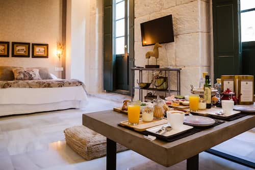 Estudio familiar, 1 habitación, baño privado | Ropa de cama de alta calidad, edredón y camas con efecto memoria