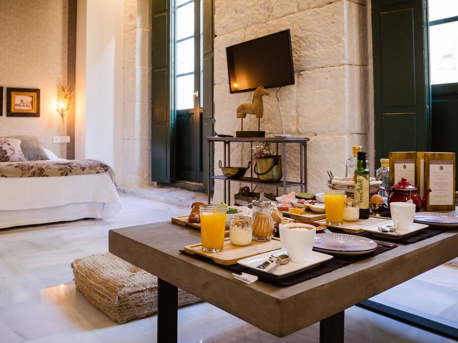 Studio – deluxe, privat bad | Sengetøy av topp kvalitet, dundyner og memory foam-senger