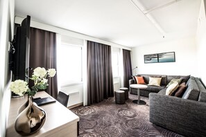 Standard Suite, 1 Bedroom | Blackout drapes, free WiFi, bed sheets