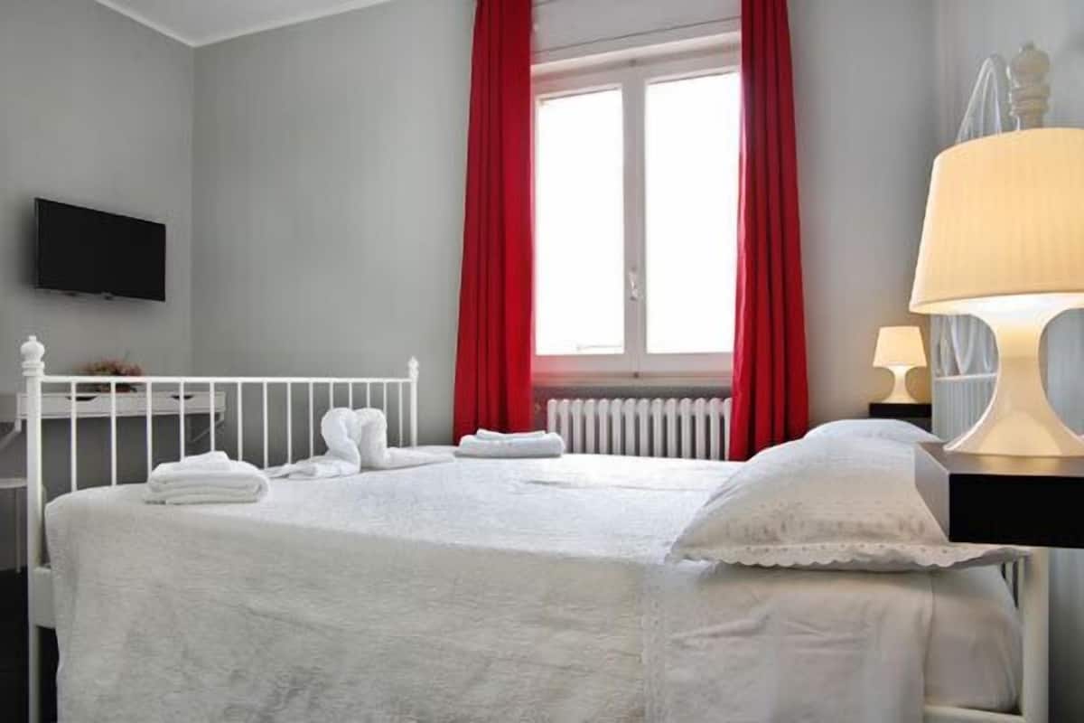 Standard Double or Twin Room, 1 Bedroom | Desk, free WiFi