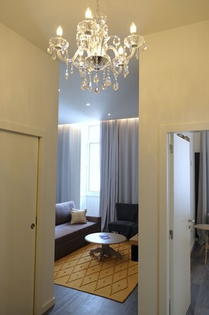 Apartment, 2 Schlafzimmer | Wohnbereich | Flachbildfernseher