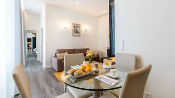 32-inch flat-screen TV with cable channels, TV