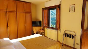 Standard Triple Room | In-room safe, desk, free WiFi, bed sheets