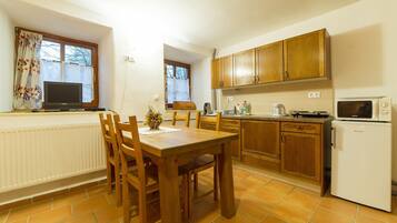 Classic-Apartment, Badewanne | Eigene Kochnische | Kühlschrank, Mikrowelle, Herdplatte, Wasserkocher mit Kaffee-/Teezubehör