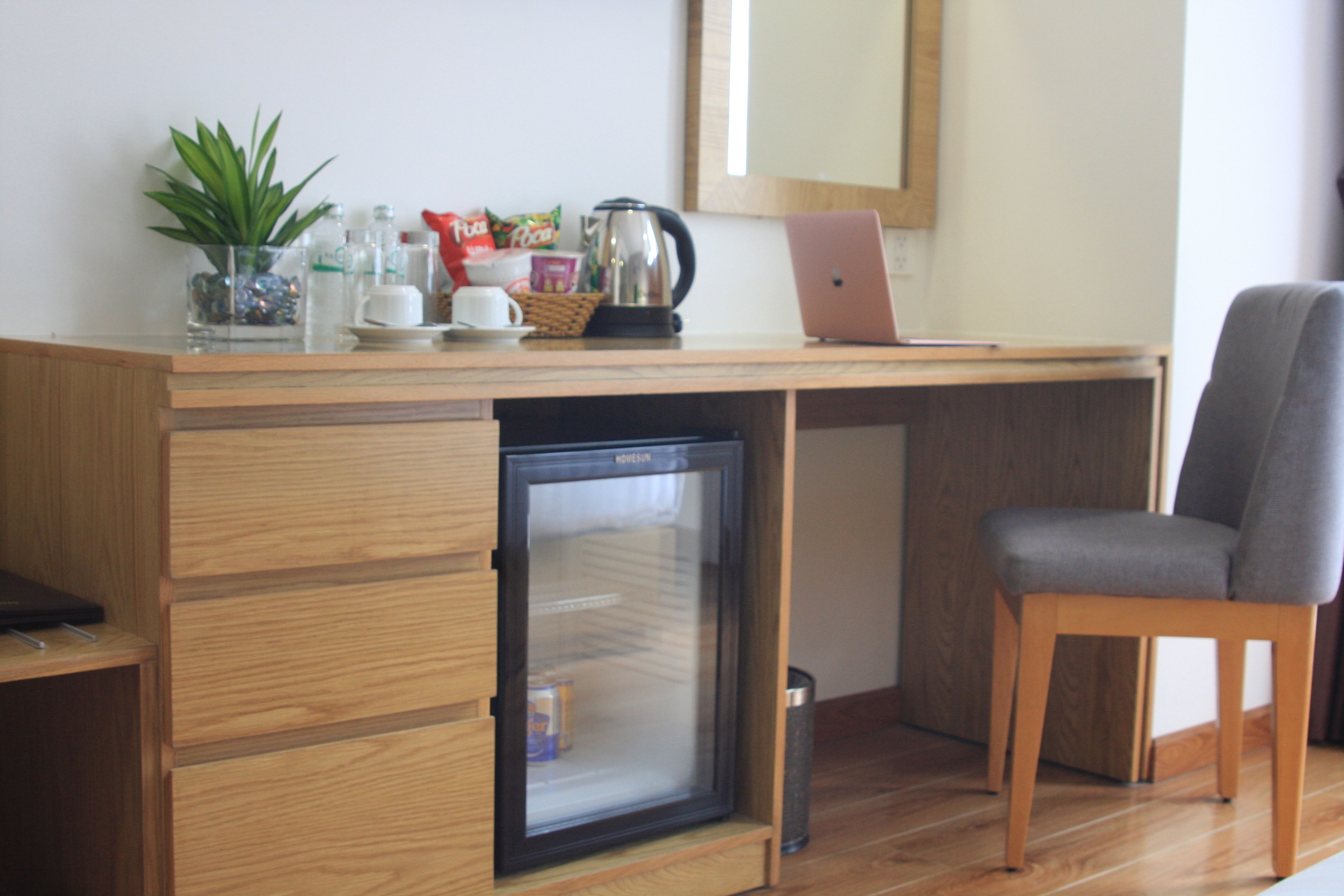 deluxe city view with balcony | mini fridge