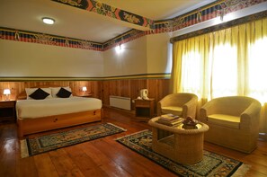 Premium bedding, desk, iron/ironing board, free WiFi - Himalayan Tashi Phuntshok Hotel, Paro (Paro)