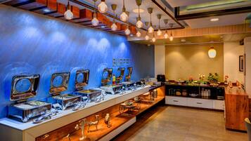 Desayuno buffet diario (INR 250.00 por persona)