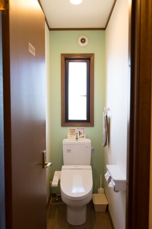 Casa, 3 habitaciones (Vacation) | Baño | Tina y regadera independientes y amenidades de baño gratuitas 