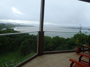 Habitación (Suit) | Caja fuerte, wifi gratis, ropa de cama