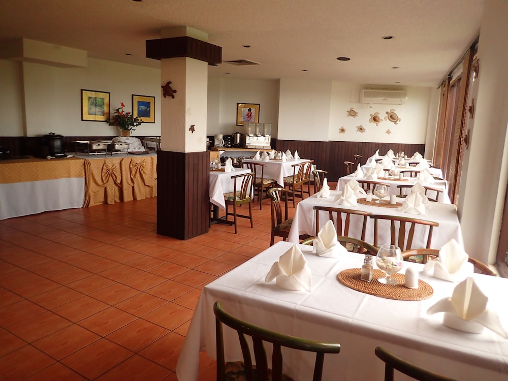 Cliffside Hotel by null