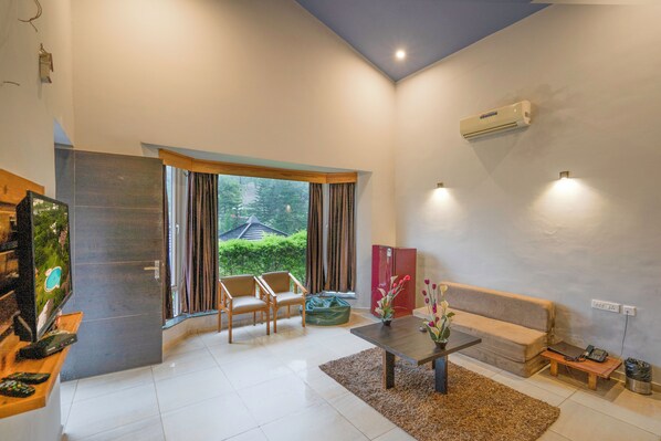 Garden view - LaTigre Resort (Salt)