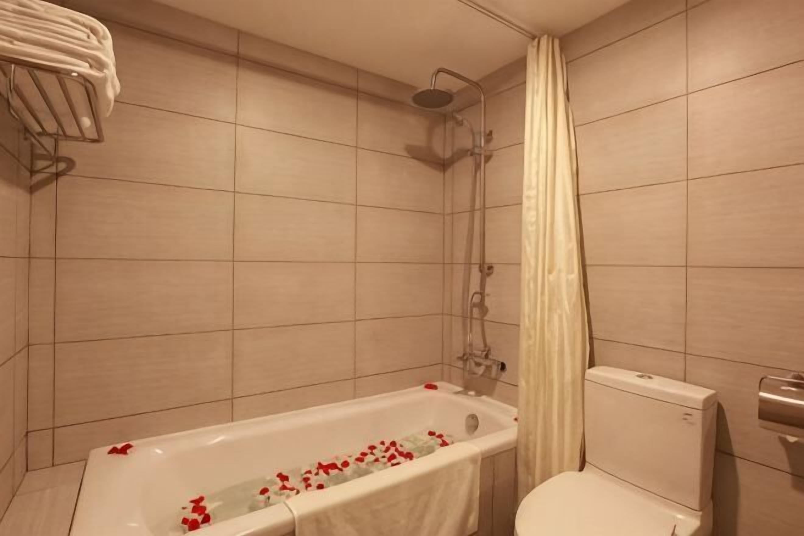 Banheiro | Produtos de toalete grátis, secador de cabelo, roupões de banho 