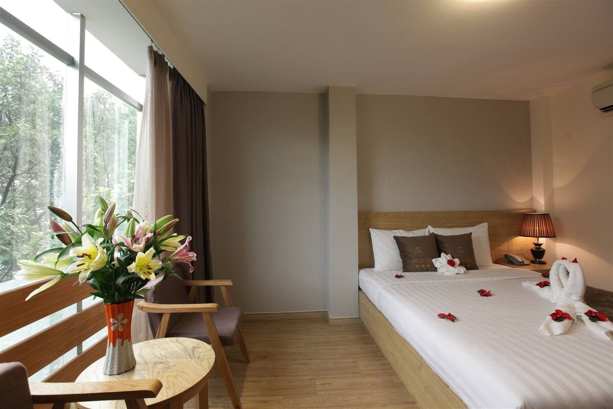 Deluxe Double Room | Minibar, in-room safe, desk, free WiFi